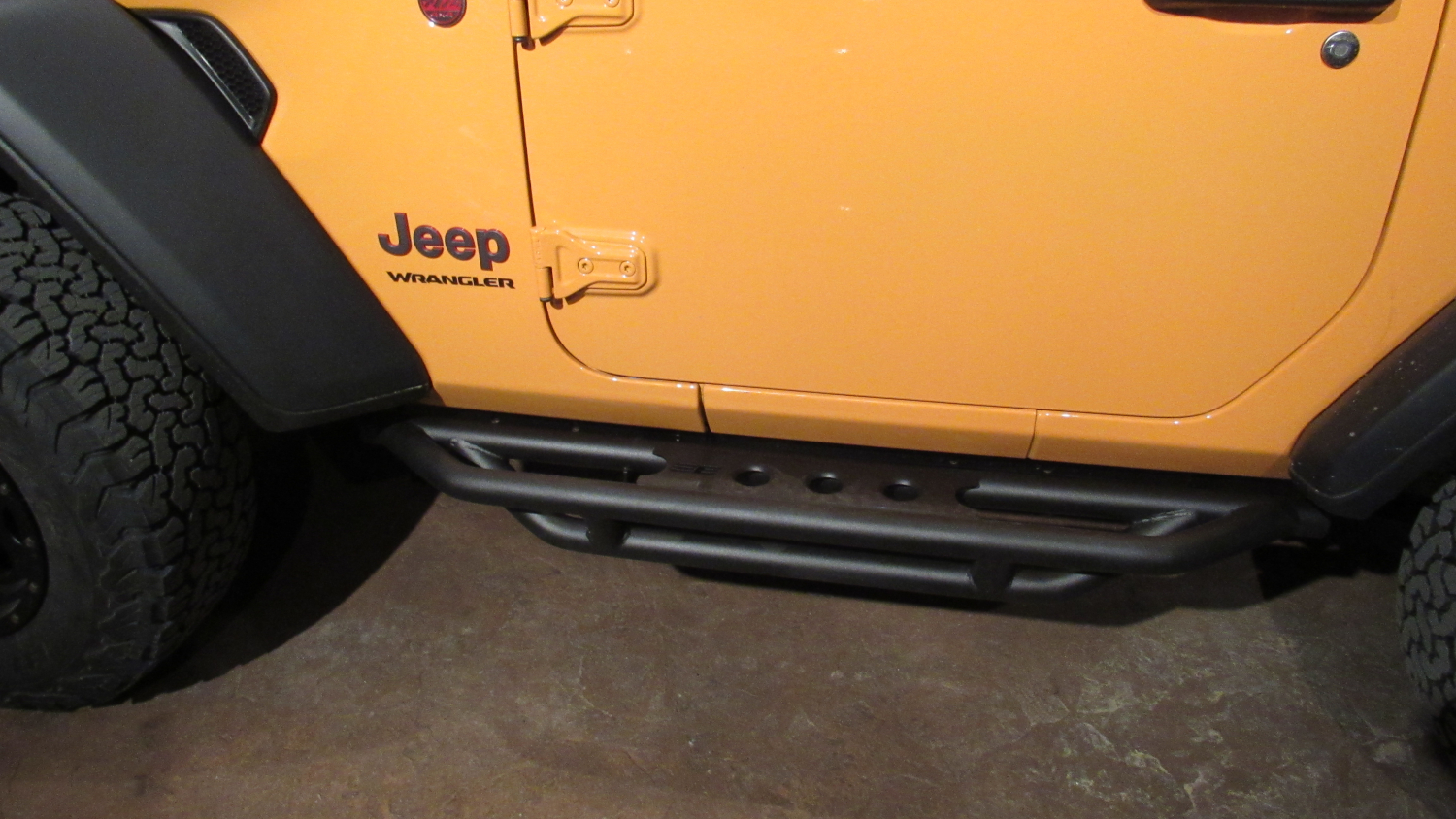 Smittybilt SRC Side Armor Steps for 2018-2021 Wrangler JL 