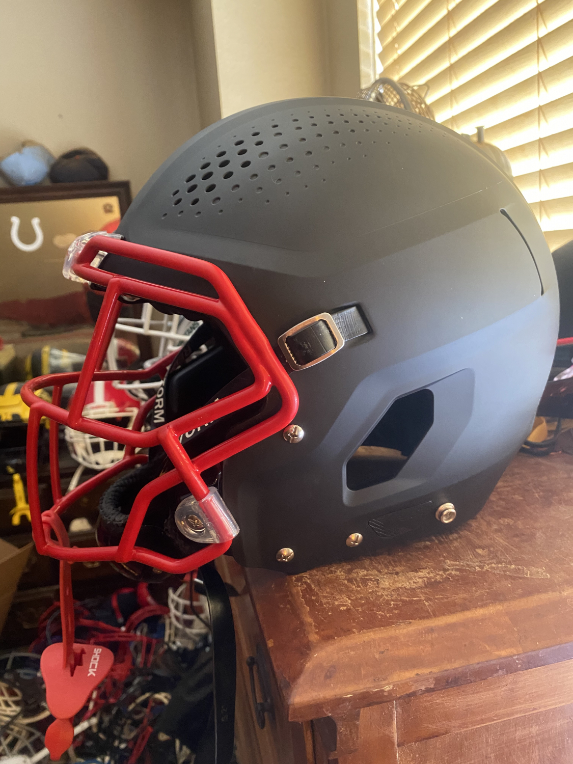 VICIS Zero2 Adult Football Helmet - SCUFFED - Sports Unlimited