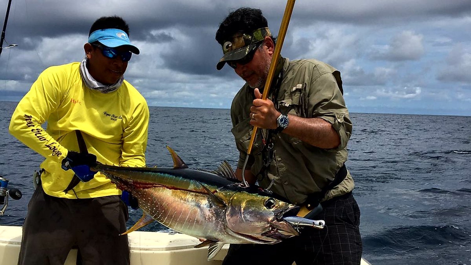 Yo-Zuri R1154 Bull Pop Lure Pearl Yellow Pink