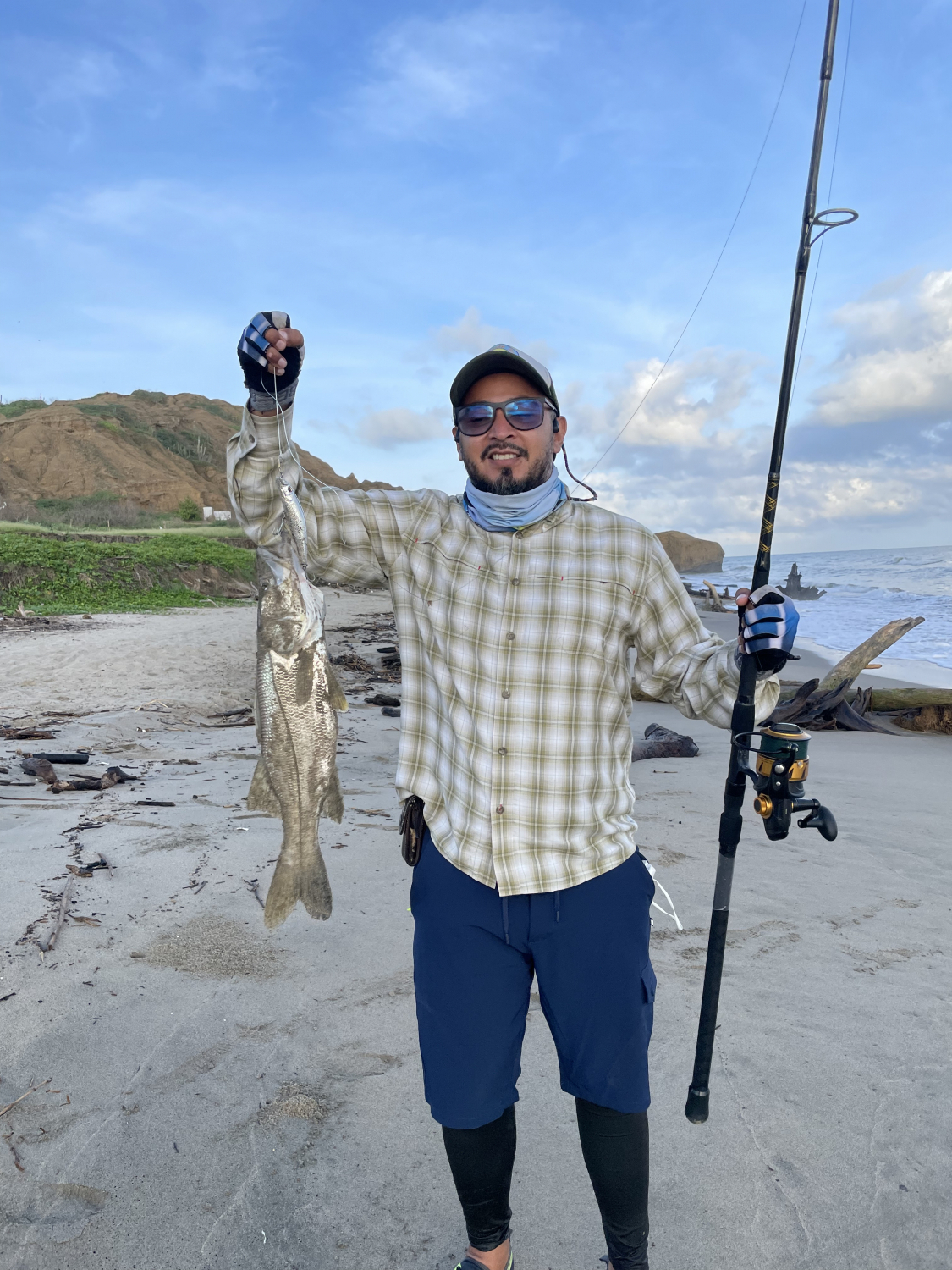 Penn Spinfisher and Daiwa Sensor Beach Fishing Medium Combo